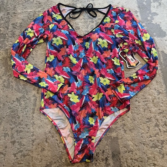 Vibrant Floral One Piece Size XL NWT - Picture 1 of 3